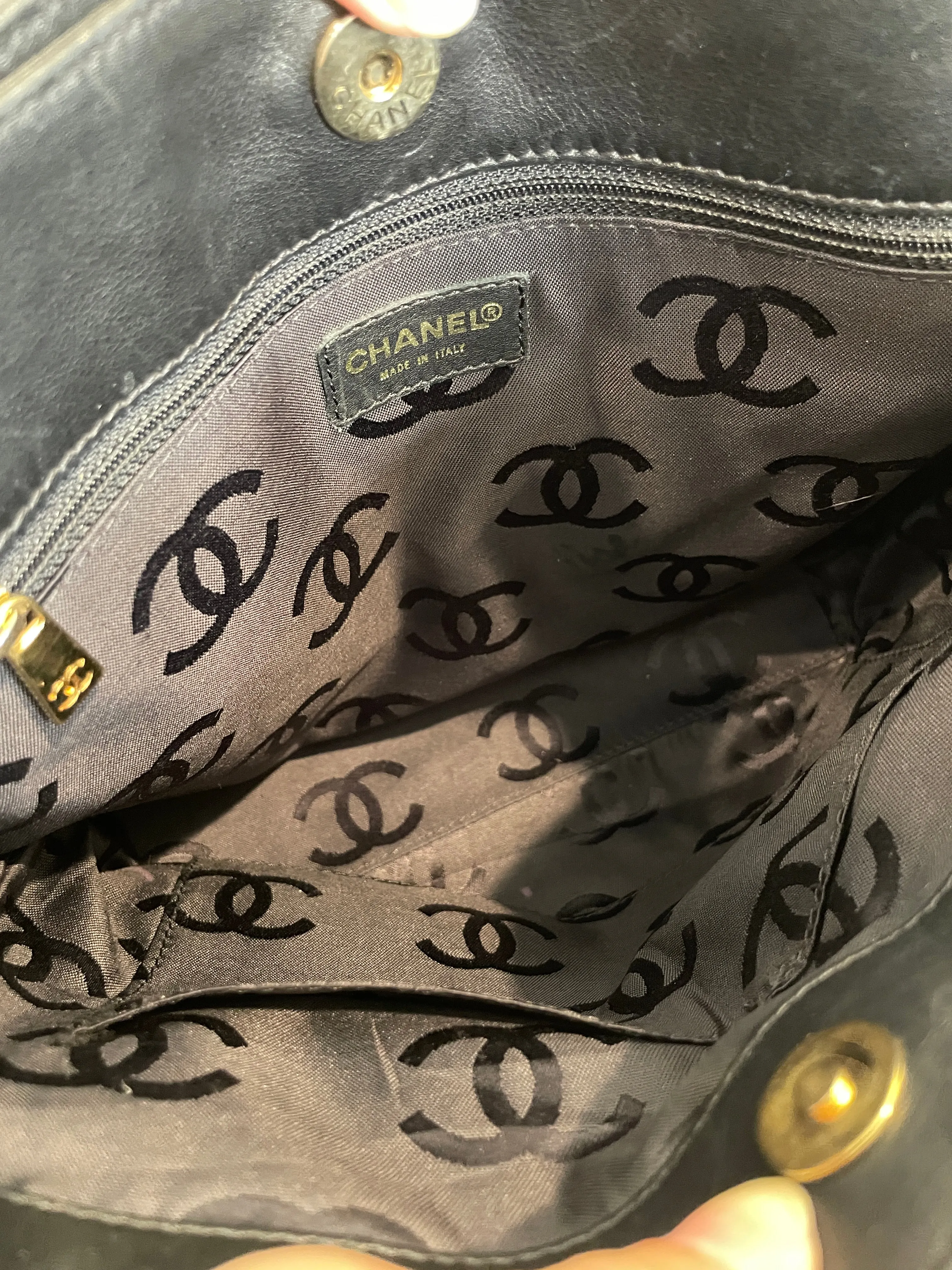CL Surpique Quilted Tote