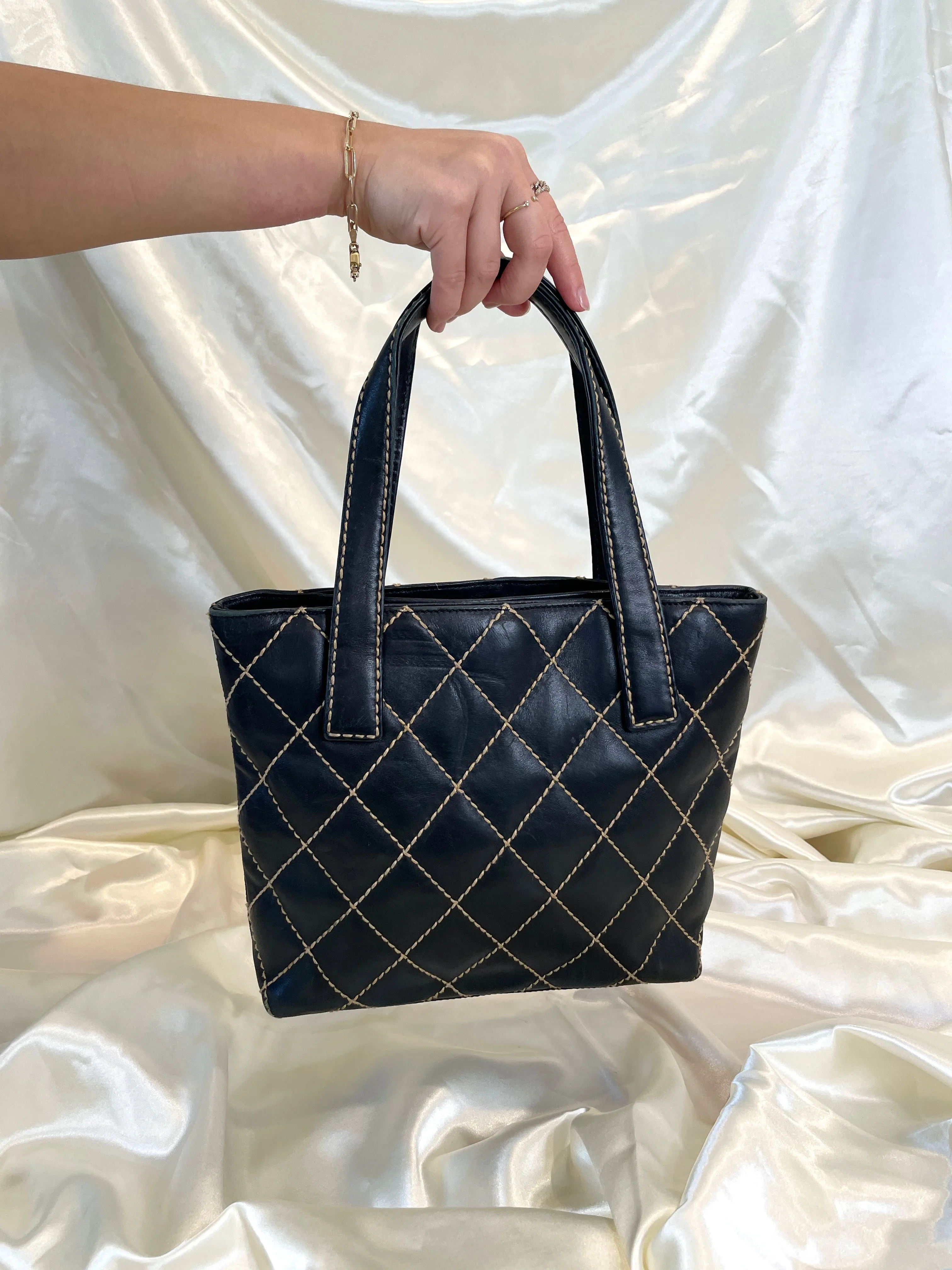 CL Surpique Quilted Tote