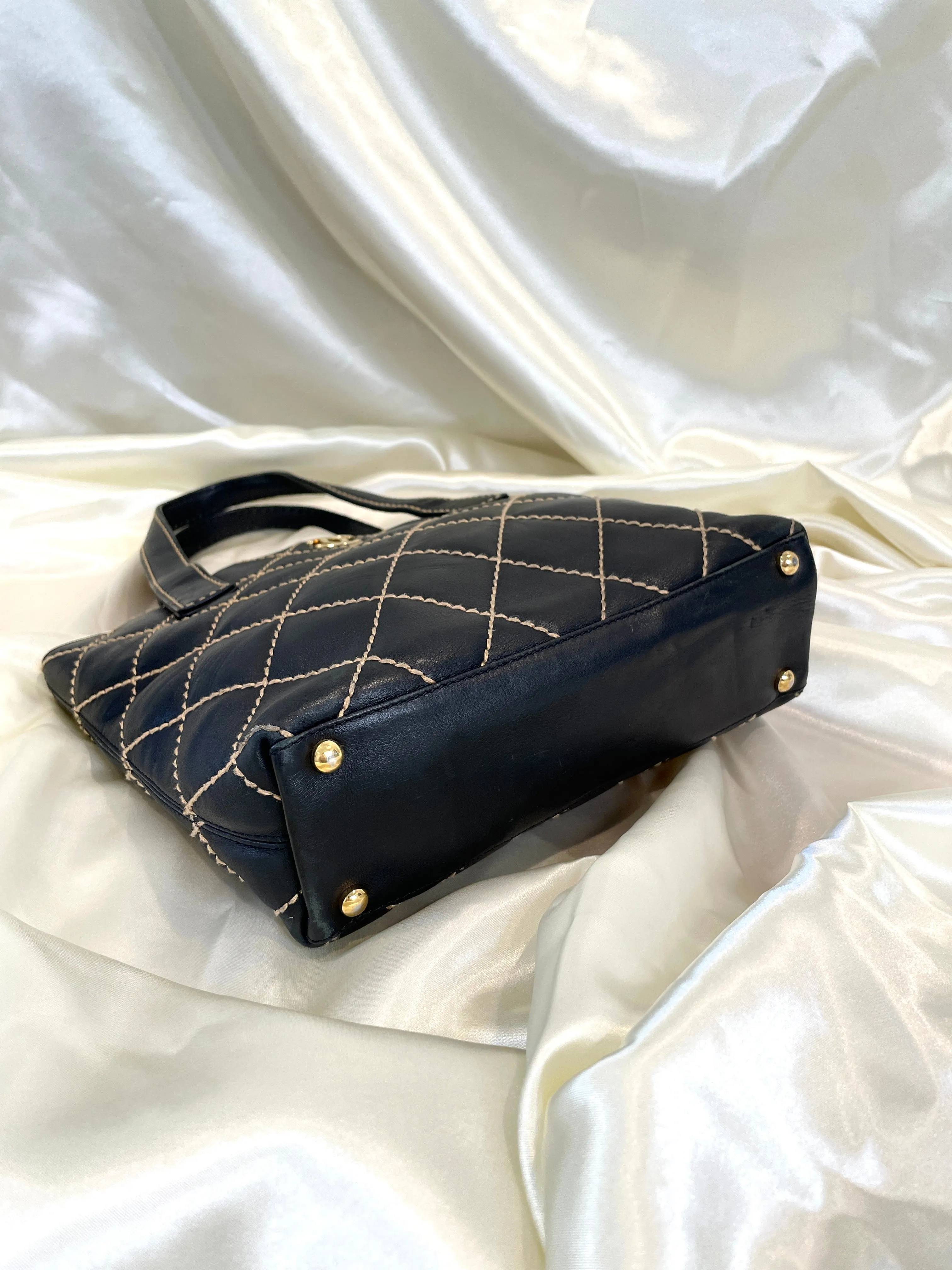 CL Surpique Quilted Tote