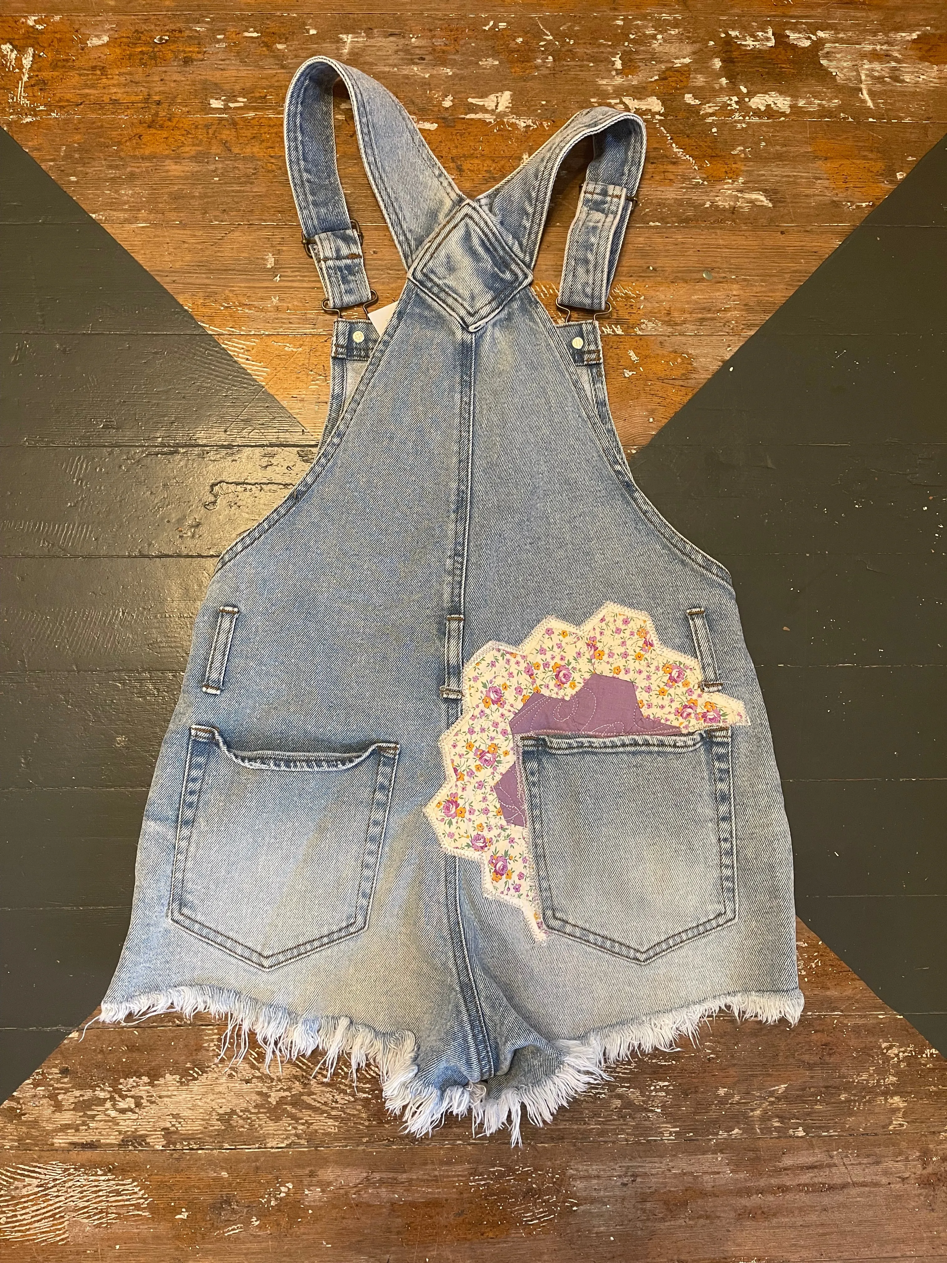 PURPLE QUILT FLOWER OVERALL SHORTS - XS